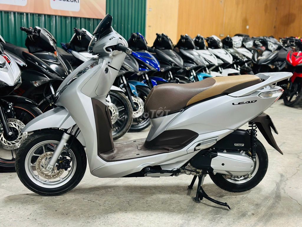 XE MÁYTHANH TÙNG_LEAD 125 XÁM BẠC ĐÈN LED KHÓA SMK. Mua bán Xe máy tại Quận Nam Từ Liêm Hà Nội được đăng bởi THANH TÙNG hình 6