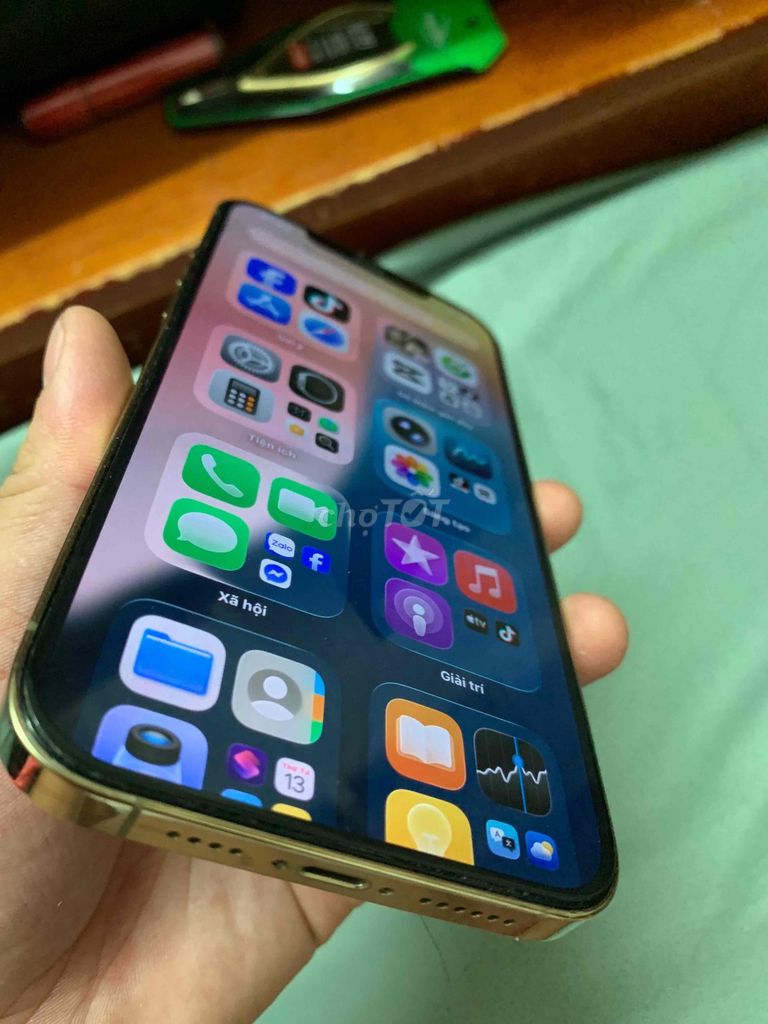 iPhone 12 Pro Max 128GB Vàng. Mua bán Điện thoại tại Thành phố Thủ Dầu Một Bình Dương được đăng bởi phước meo meo hình 1