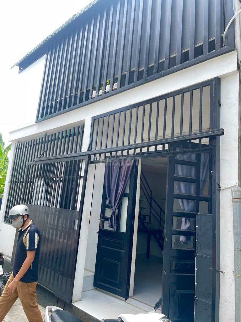 Nhà 6x5m2, 2 phòng ngủ 2 tolet tặng 2 máy lạnh,máy giặt .v.v