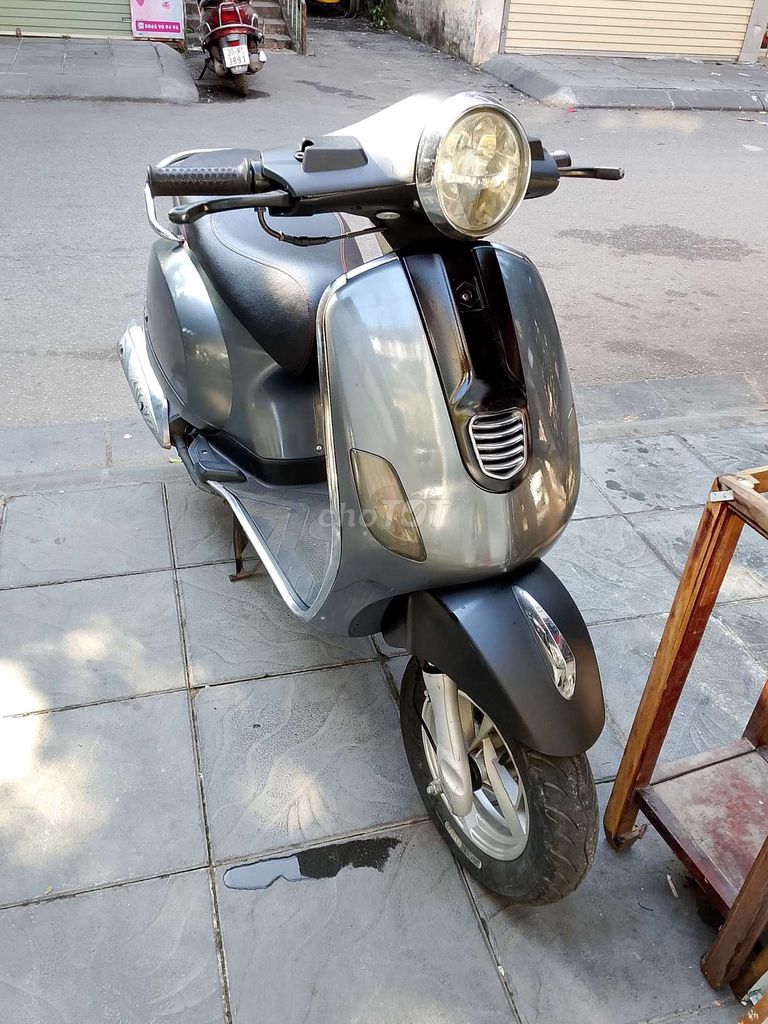 Xe tay ga 50cc ít đi còn rất ngon máy êm. Mua bán Xe máy tại Quận Thanh Xuân Hà Nội được đăng bởi Thuyen trang hình 1