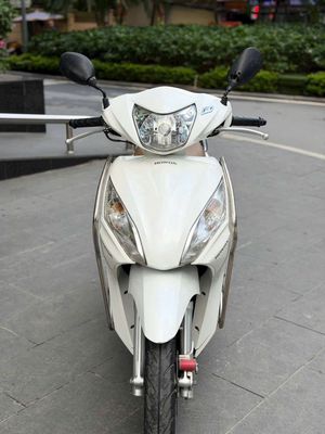 Vision 2014 đời chót màu trắng biển 29 nguyên bản. Mua bán Xe máy tại Quận Ba Đình Hà Nội được đăng bởi Thân