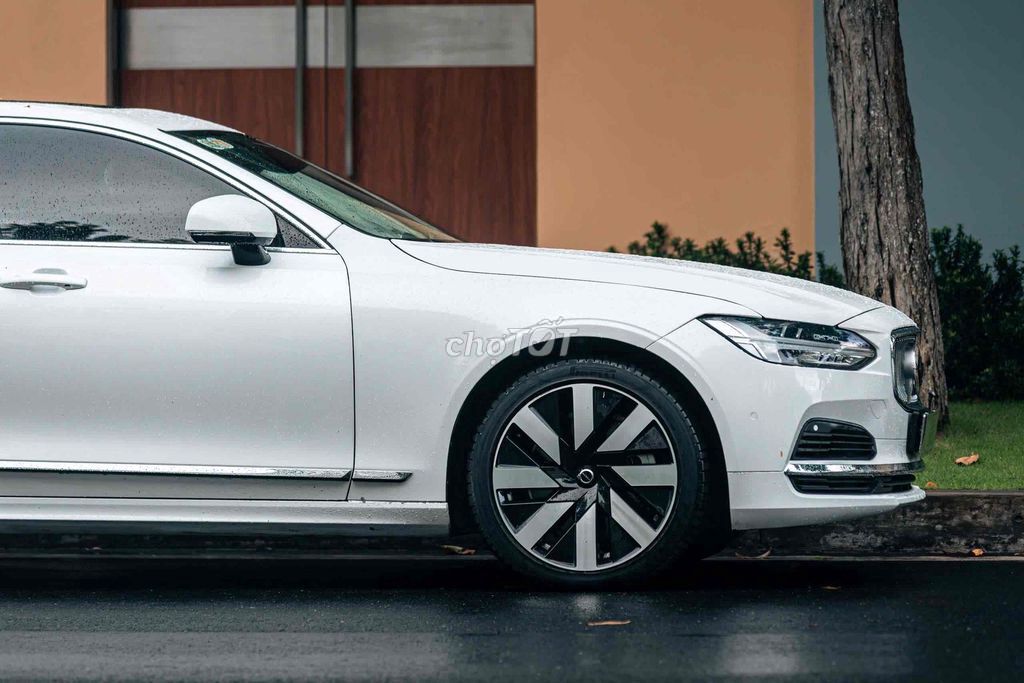 VOLVO S90 T8 2024 odo 3000km. Mua bán Ô tô tại Quận 1 Tp Hồ Chí Minh được đăng bởi Tiền Bùi LONGANH  hình 4