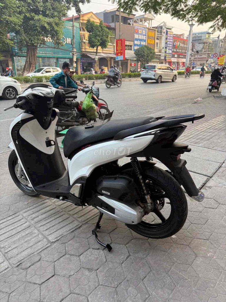 sh 2018 up vỏ nhập cực đẹp 2v km. Mua bán Xe máy tại Quận Kiến An Hải Phòng được đăng bởi Tiến hình 5