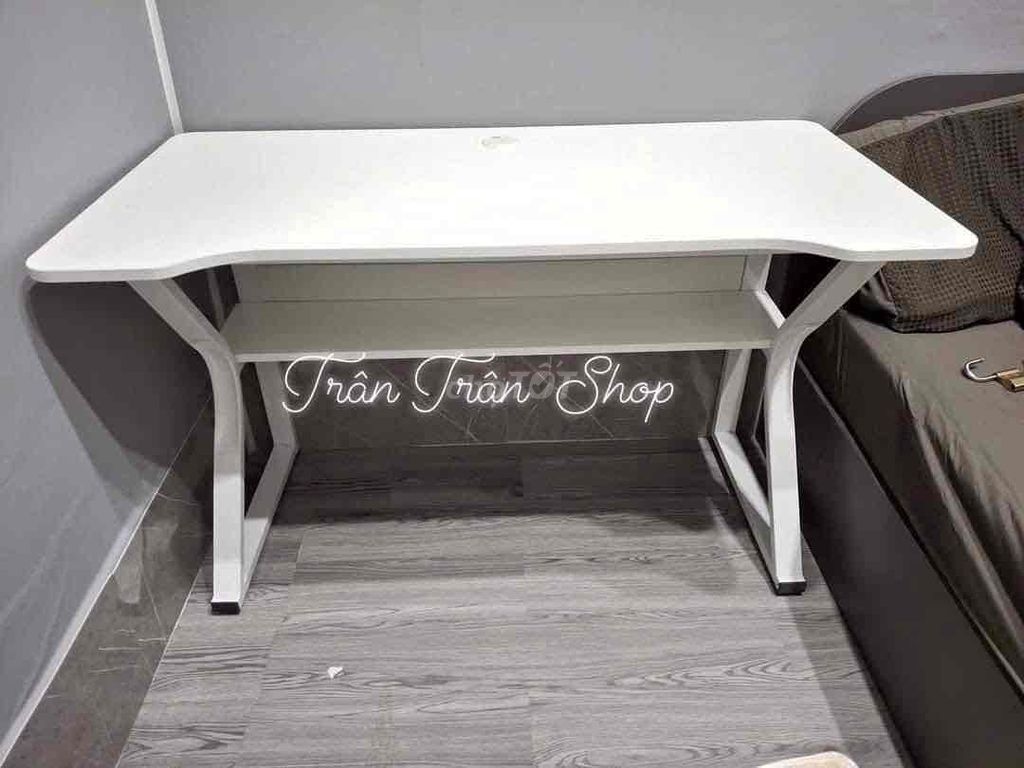 Thanh lý bàn gaming Chữ K trắng. Mua bán Bàn ghế tại Quận Bình Thuỷ Cần Thơ được đăng bởi Nguyễn Thanh Huy hình 1