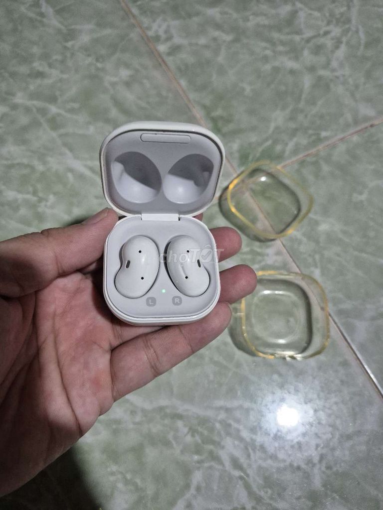 Tai nghe Samsung Buds Live. Chính hãng. Pin trâu . Mua bán Tivi, Âm thanh tại Quận Bình Tân Tp Hồ Chí Minh được đăng bởi ngoc hung hình 1