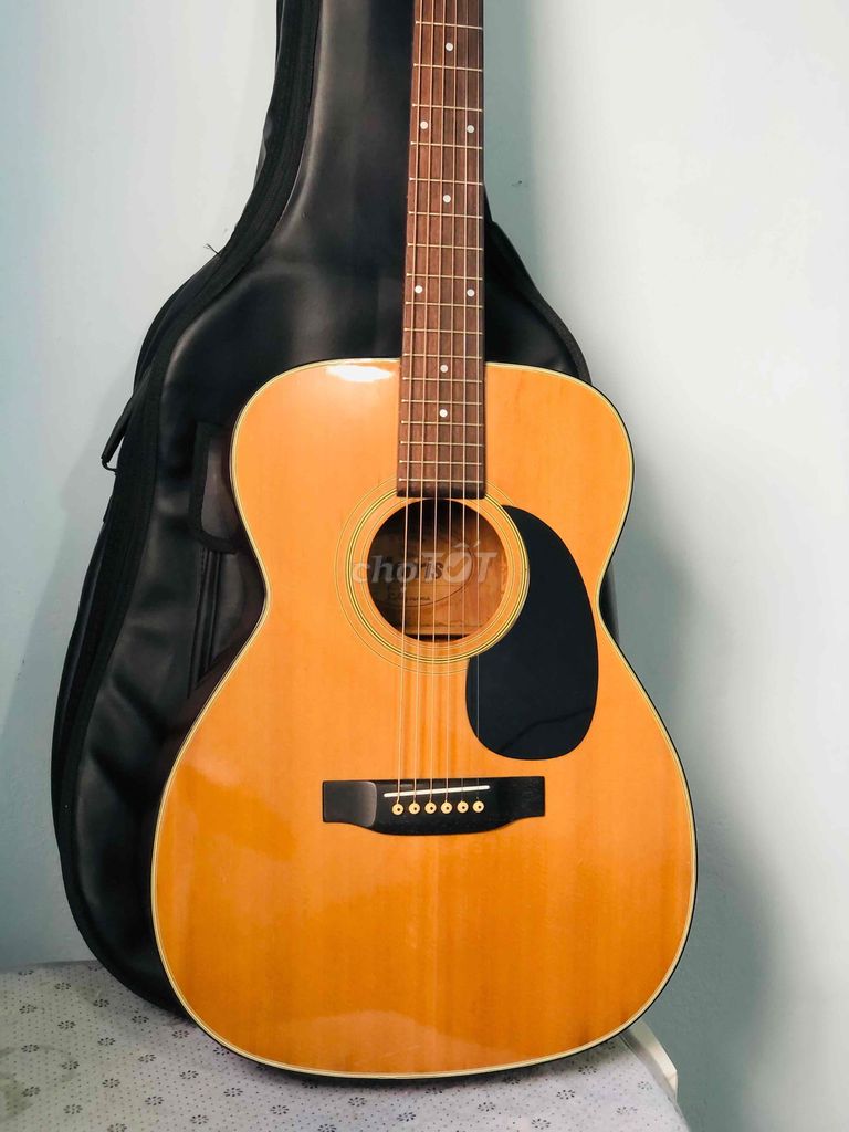 Guitar Morris F-15 của Nhật chất lượng rất tốt.