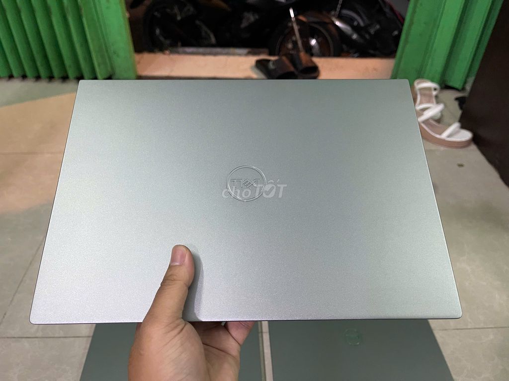 Dell Vostr***00H/8GB/256GB/MX450