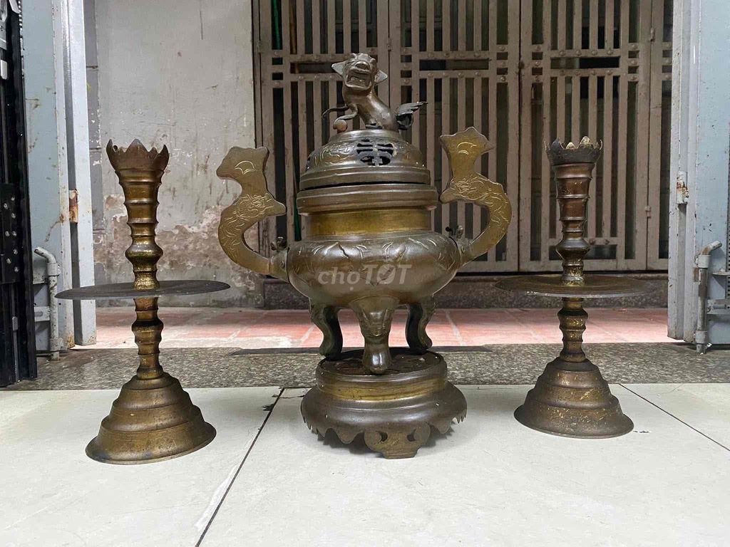 Bộ lư tam sự đồng xưa cao 43cm chữ thọ. Mua bán Đồ sưu tầm, đồ cổ tại Huyện Kim Thành Hải Dương được đăng bởi lê cường hình 1