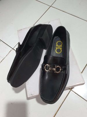 Giày da mọi hiệu Salvatore Ferragmo size 40. Mua bán Giày dép tại Quận 7 Tp Hồ Chí Minh được đăng bởi Ben