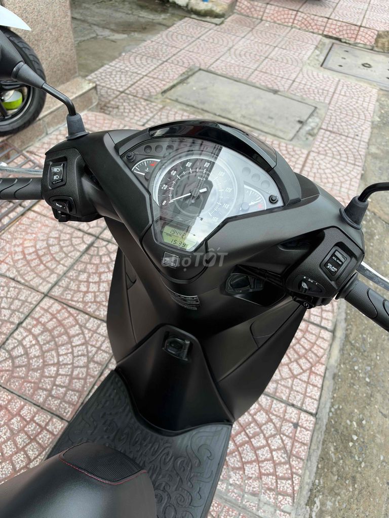Основной владелец Honda SH 125i 2017, черный смарт-ключ BSTP
