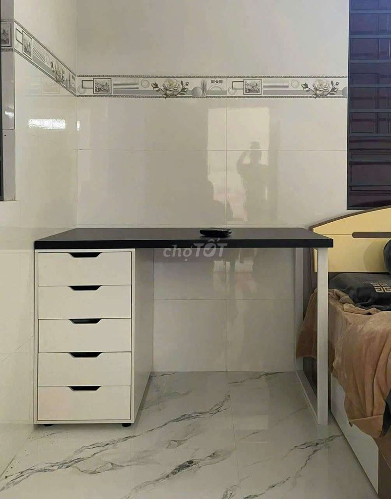 Bàn ikea siêu đẹp