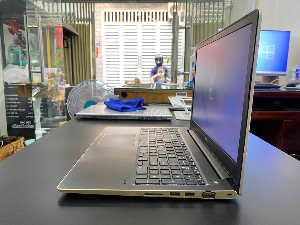 DELL 5568/ i5-7200u/ NVIDIA 940MX đẹp 98%