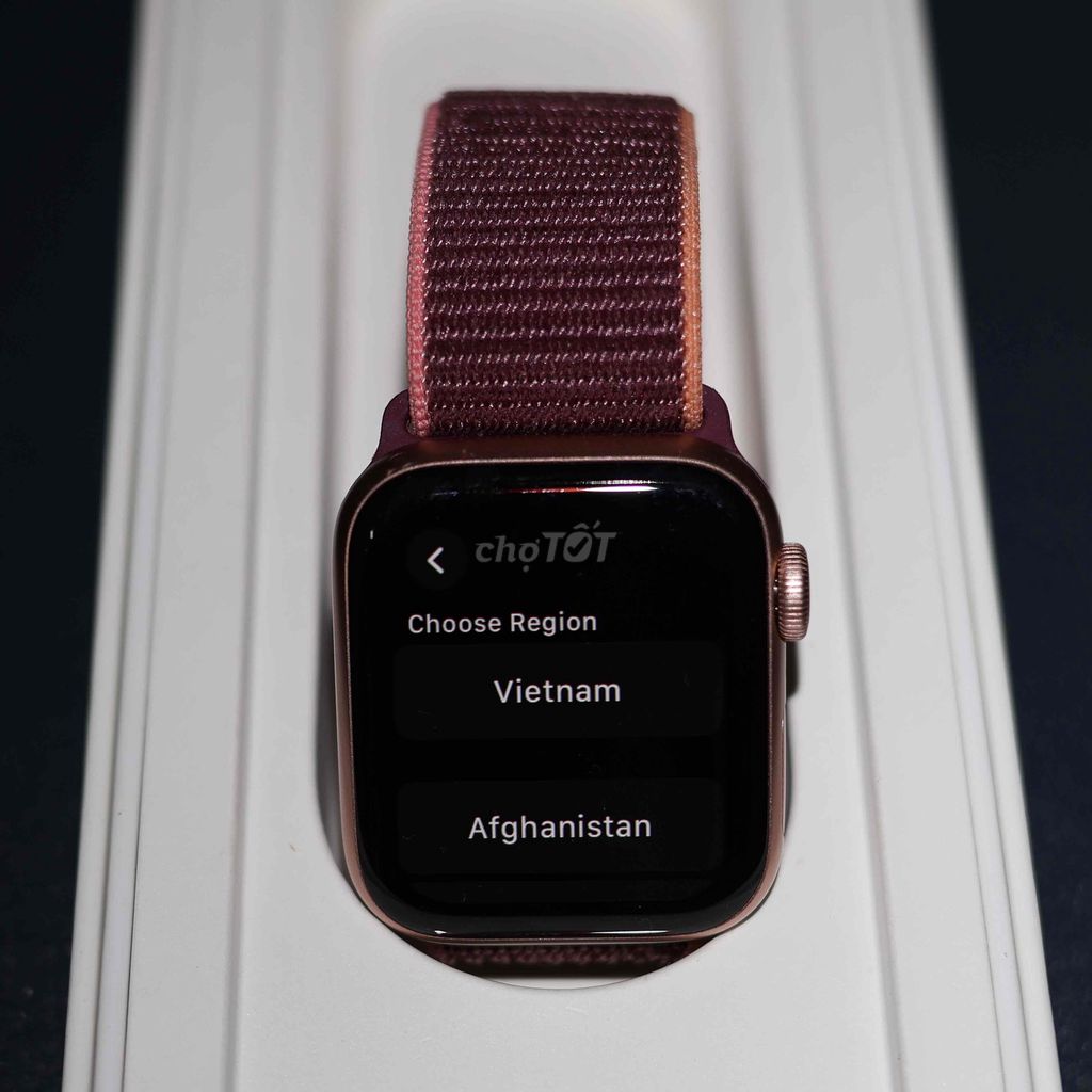 Apple Watch SE 40mm Vàng hồng. Mua bán Thiết bị đeo thông minh tại Quận Tân Phú Tp Hồ Chí Minh được đăng bởi Võ Đại Phúc hình 1