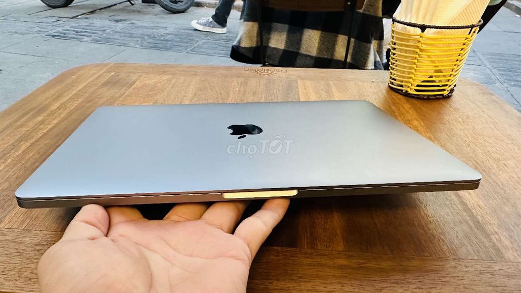 Macbook pro m1 8G ram 256ssd nguyên zin