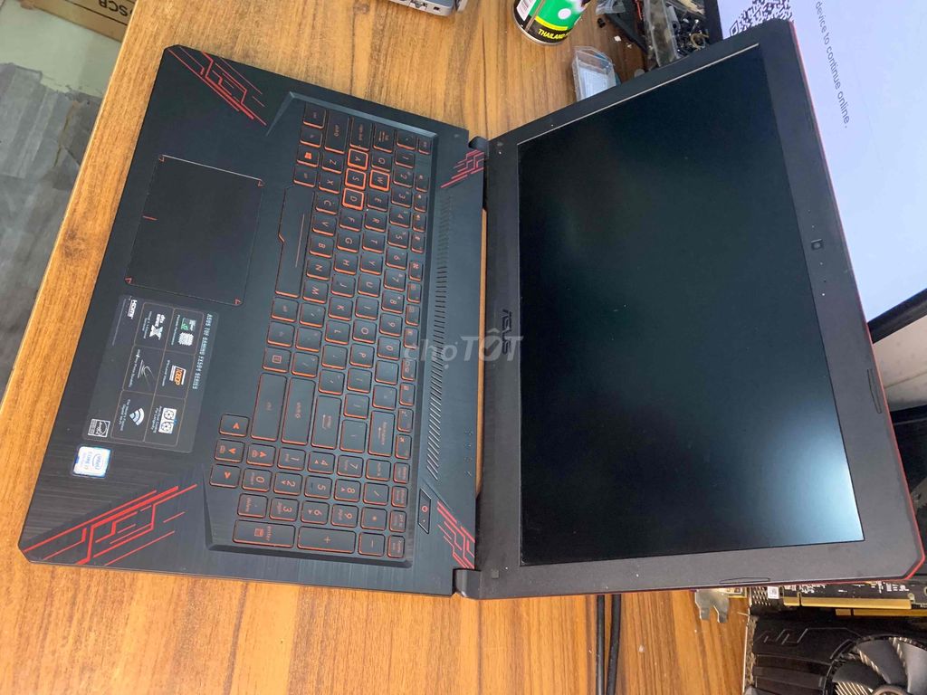 Asus gaming i7 8750h ram 16gb ssd. vga 4gb