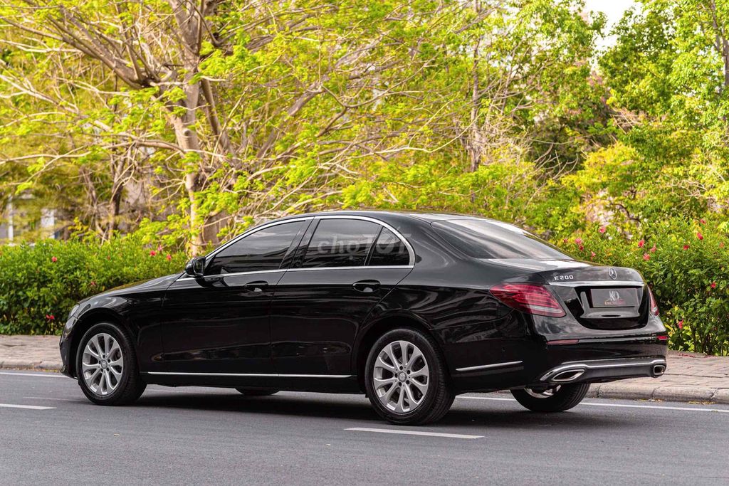 E200 - 2017 đẳng cấp doanh nhất giá rẻ siêu đẹp. Mua bán Ô tô tại Quận 7 Tp Hồ Chí Minh được đăng bởi Dương Phương hình 2