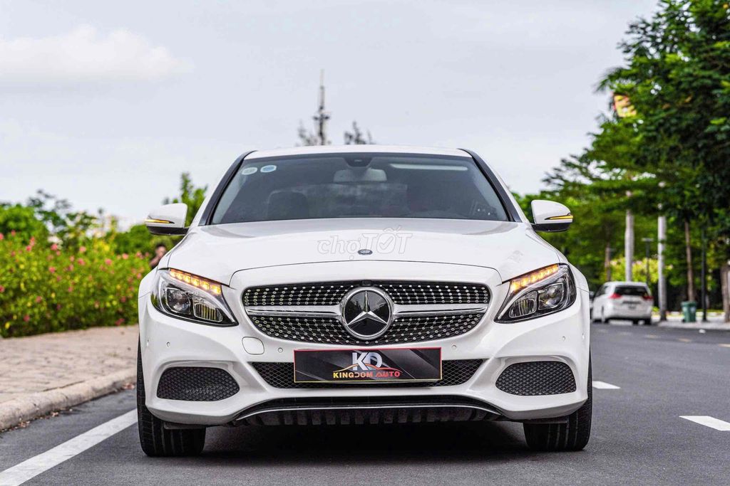 C200 model 2017 màu trắng xe sang siêu đẹp giá rẻ. Mua bán Ô tô tại Quận 7 Tp Hồ Chí Minh được đăng bởi Dương Phương hình 1