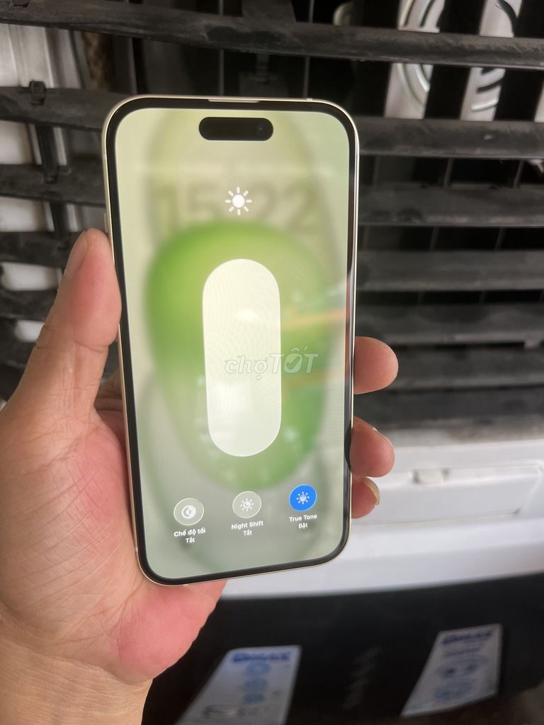 Apple iPhone 15 128GB Vàng Mới pin 92 quốc tế mỹ. Mua bán Điện thoại tại Quận Bình Thạnh Tp Hồ Chí Minh được đăng bởi Triệu VY hình 1