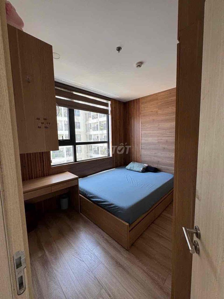 Pet-friendly 2-bedroom apartment overlooking the square — photo 4