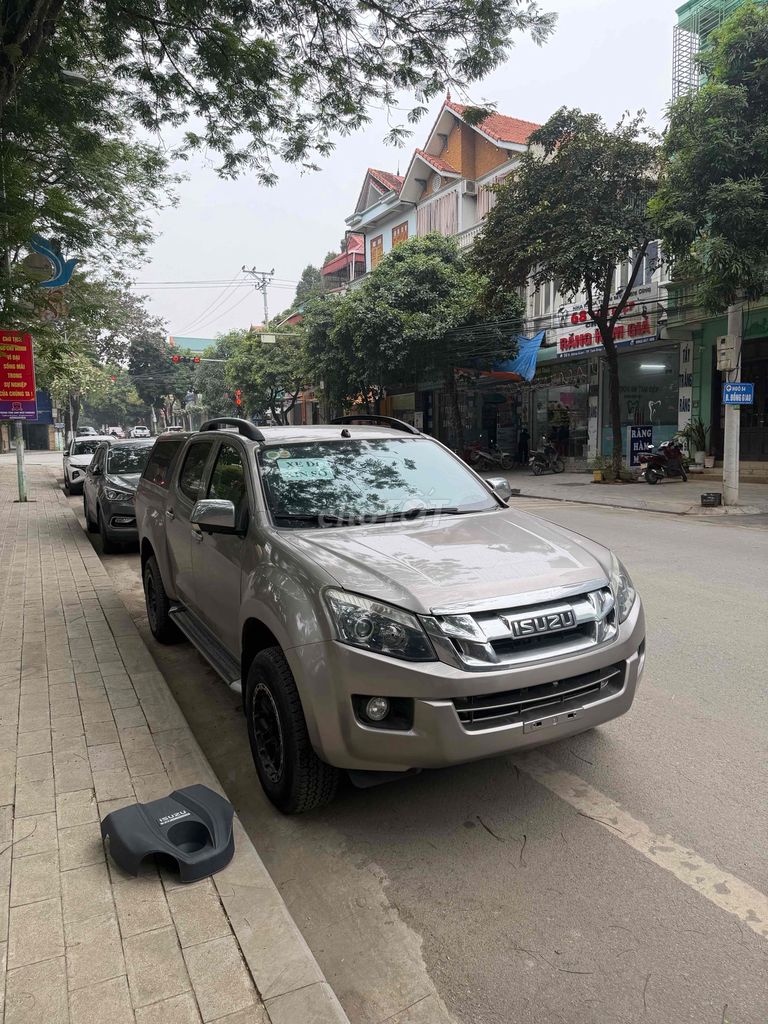 Isuzu Dmax 2015 số at máy 2.5 máy số zin chất cho. Mua bán Ô tô tại Quận Ba Đình Hà Nội được đăng bởi lê phi hình 11
