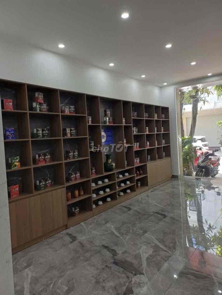 Kệ trưng bày Gỗ Nâu. Mua bán Tủ, kệ gia đình tại Quận Lê Chân Hải Phòng được đăng bởi Ngọc Nguyễn hình 1