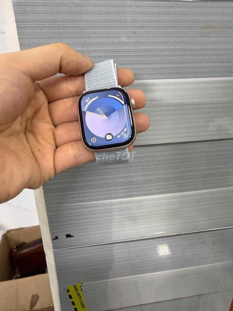 Apple Watch Series 10 Vàng hồng 42mm. Mua bán Thiết bị đeo thông minh tại Quận Hồng Bàng Hải Phòng được đăng bởi nguyễn văn tuân hình 1