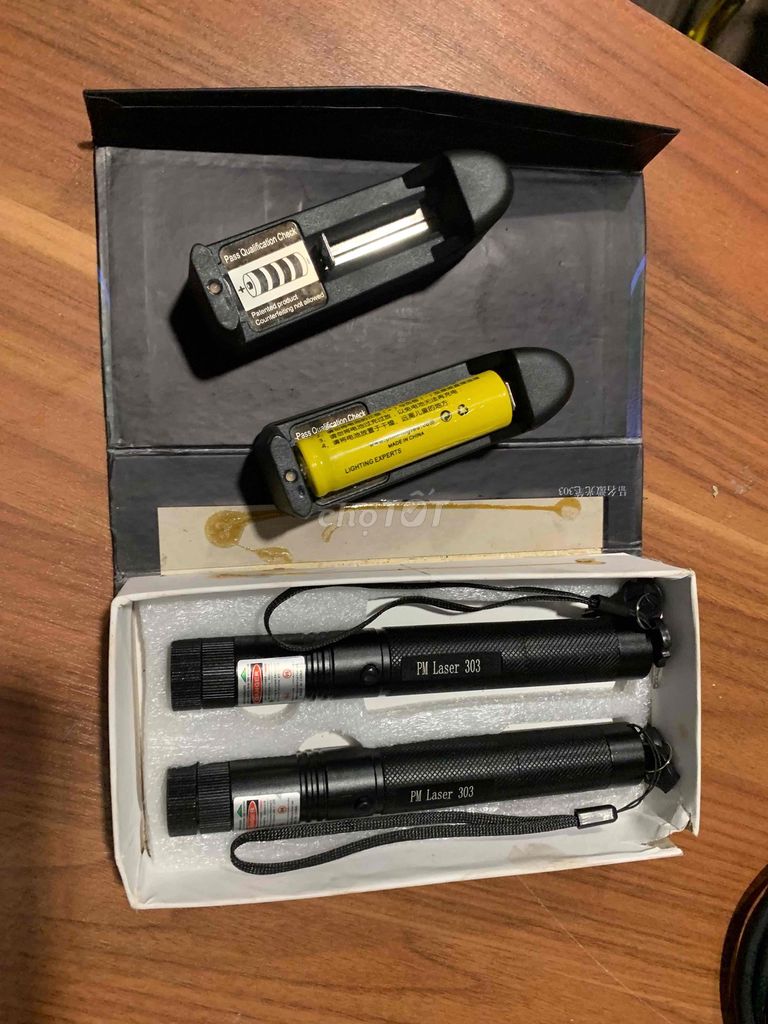 Đèn pin laser 303 Xanh lá cây. Mua bán Đèn tại Quận 7 Tp Hồ Chí Minh được đăng bởi phan phuoc hình 1