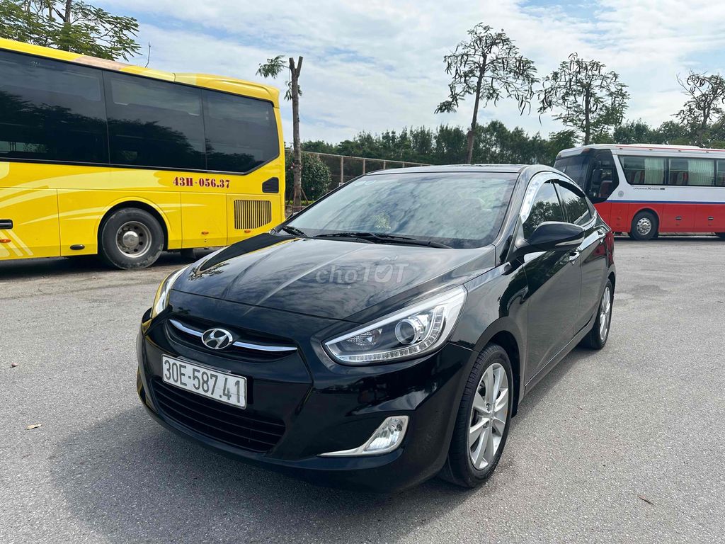 xe Hyundai Accent Blue 1.4AT 2015 nhập khẩu