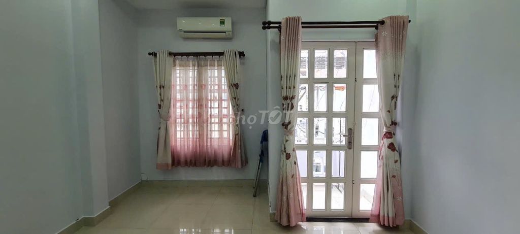 Cho thuê nhà Sát Quận 1 nhà 50m2 nhà HXH nhà 2 PN Full Nội thất