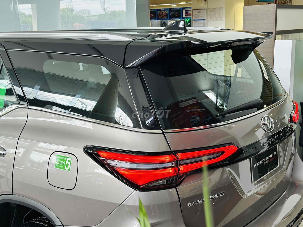 Fortuner Legender 2.4L 4x2 AT | Ưu Đãi Sốc 45 tr. Mua bán Ô tô tại Thành phố Thủ Đức Tp Hồ Chí Minh được đăng bởi Toyota Đông Sài Gòn hình 6