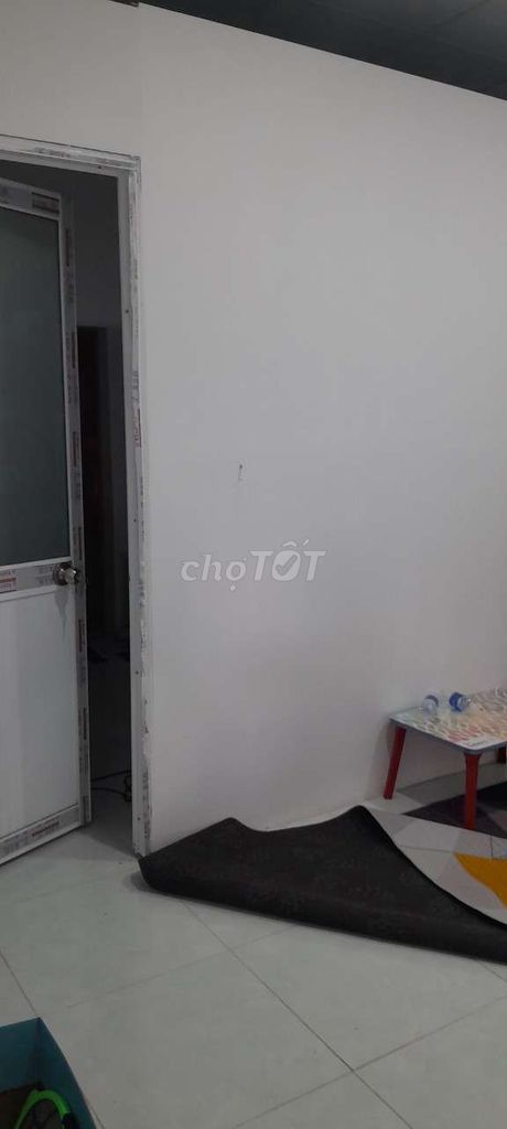 CHO THUÊ Đất 250m2 CÓ NHÀ CẤP 4 HBC