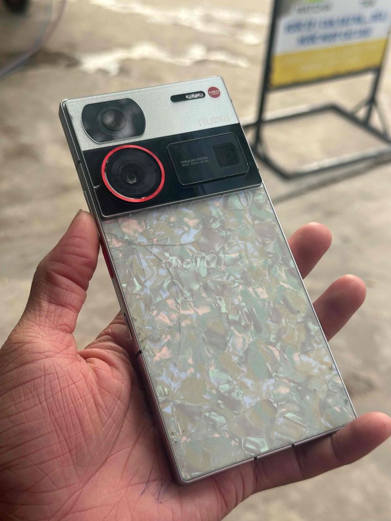 Nubia Z60 Ultra 12GB/256GB Bạc full zin cần bán. Mua bán Điện thoại tại Thành phố Thủ Dầu Một Bình Dương được đăng bởi Hoàng hải hình 1