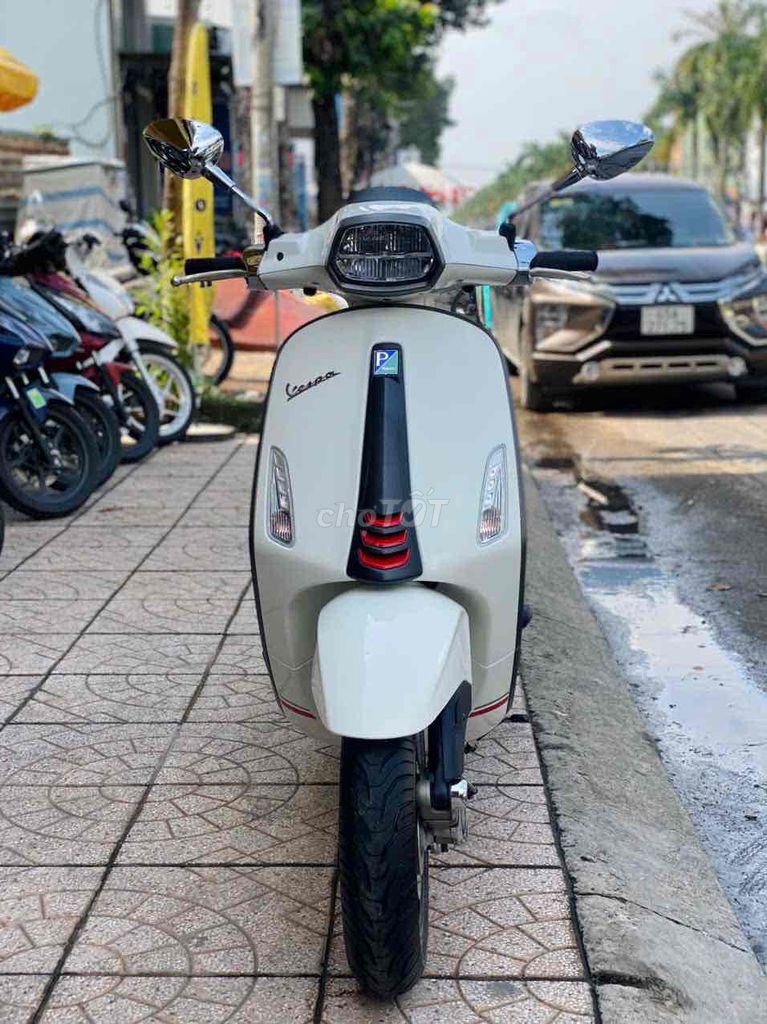 Piaggio Vespa Sprint 125 2019 Trắng 4000 km. Mua bán Xe máy tại Quận Ninh Kiều Cần Thơ được đăng bởi CHXM Tân Liên Hưng 2 hình 3