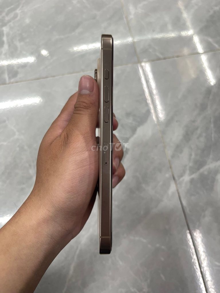 Apple iPhone 16 Pro Max 256GB Vàng Sa Mạc. Mua bán Điện thoại tại Quận Ngũ Hành Sơn Đà Nẵng được đăng bởi Thanh Ngo hình 1