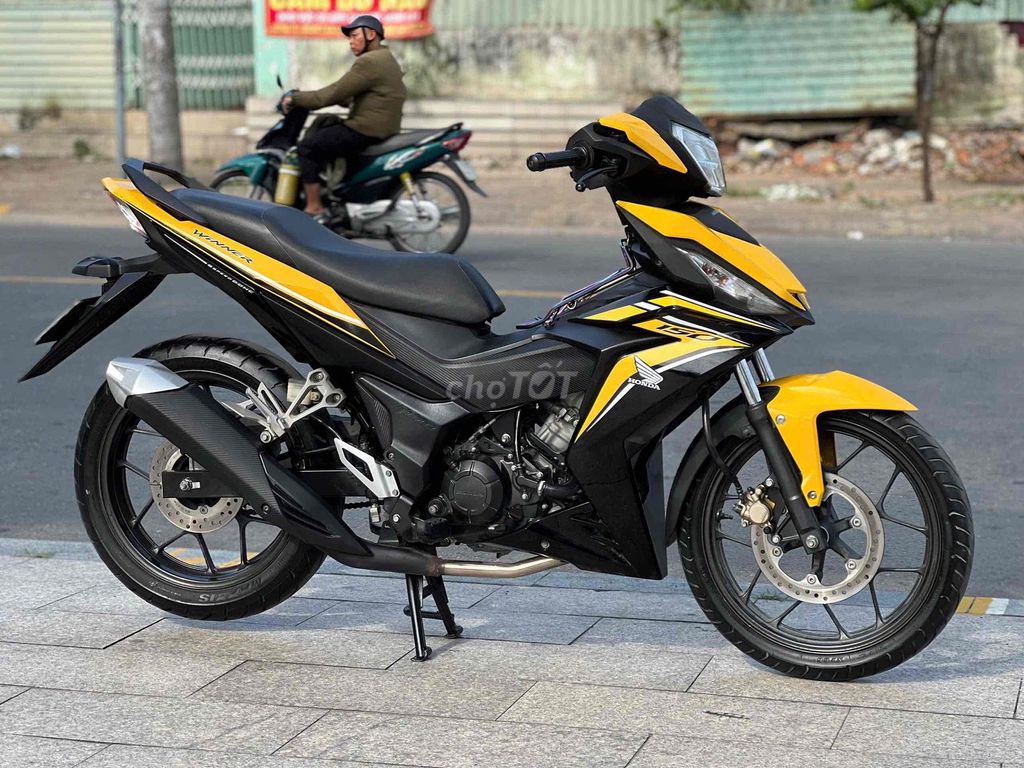 Honda Winner 150 V1 Bản Đặc Biệt Vàng Đen. Mua bán Xe máy tại Quận 11 Tp Hồ Chí Minh được đăng bởi Hưng Từ hình 1