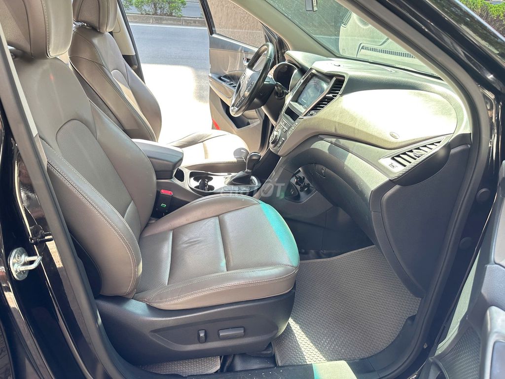Hyundai Santa Fe 2.4 AT AWD 2017 đk 2018. Mua bán Ô tô tại Quận Long Biên Hà Nội được đăng bởi AUTO TÂN HƯNG THỊNH hình 12