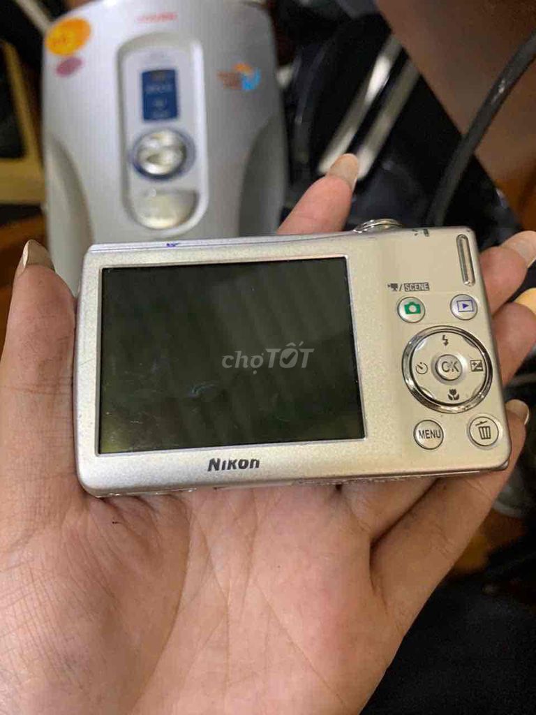 Máy ảnh Nikon Coolpix Bạc. Mua bán Máy ảnh, Máy quay tại Quận Gò Vấp Tp Hồ Chí Minh được đăng bởi do cu nk hình 1