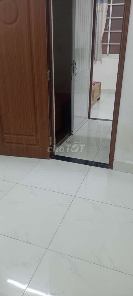 cho thuê căn lầu 2 gồm 2 phòng ngủ có bếp nấu.có cửa sổ và ban công 