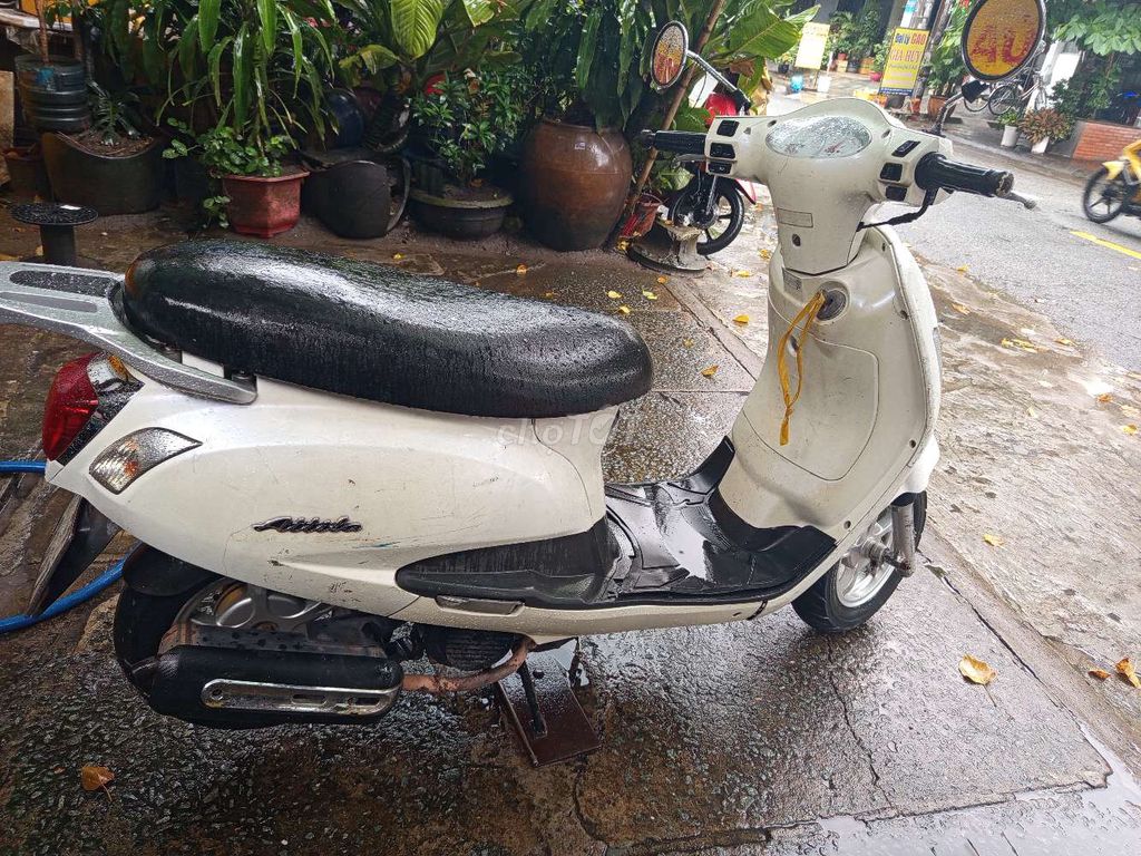 Xe máy Attila màu trắng sản xuất 2009. Mua bán Xe máy tại Quận 11 Tp Hồ Chí Minh được đăng bởi Thanh Tú  hình 3