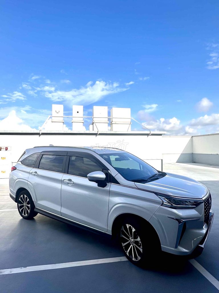 Toyota Veloz Top 2026 Серебристый 11.800 км