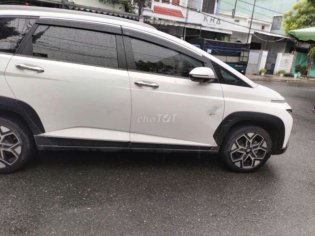 Hyundai Stargazer X белый, машина по контракту