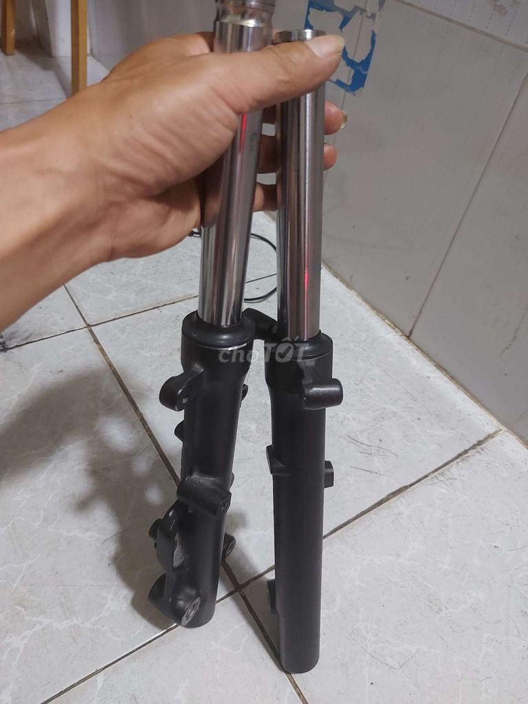 Phuộc trước Vario CLick 160. Mua bán Phụ tùng xe tại Quận 7 Tp Hồ Chí Minh được đăng bởi Can Nguyen hình 3