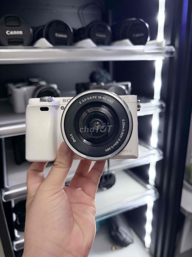 Máy ảnh Sony A6000 + 16-50mm Trắng. Mua bán Máy ảnh, Máy quay tại Quận Bình Thạnh Tp Hồ Chí Minh được đăng bởi Uyen Bui hình 1
