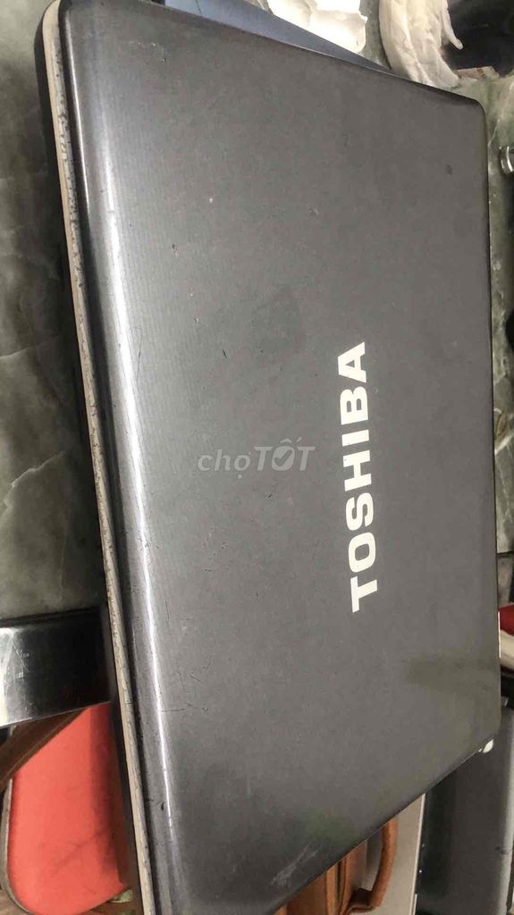 Bán laptop Toshiba 14led T9300 r4G hd320.