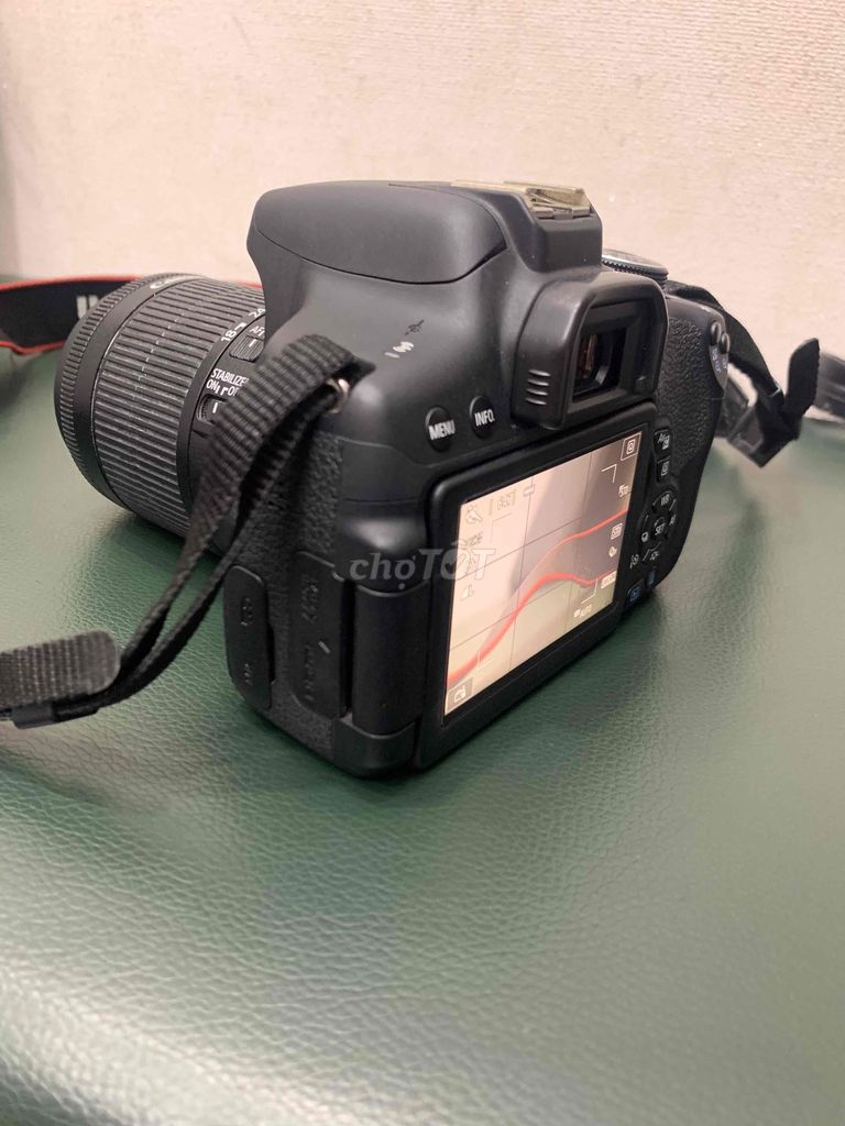 Canon EOS 750D kèm lens efs (18-55mm)