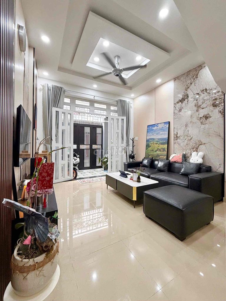 BÁN GẤP NHÀ GẦN VẠN PHÚC CITY