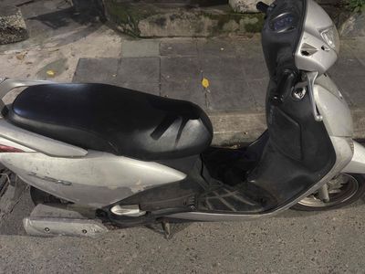 xe lead giá rẻ vỏ hơi xước. Mua bán Xe máy tại Quận Thanh Xuân Hà Nội được đăng bởi Hoa