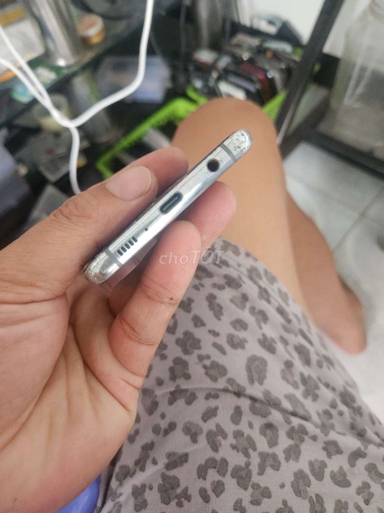 Samsung S10 Plus Xanh Vỡ kính nhẹ. Mua bán Điện thoại tại Thị xã Tân Uyên Bình Dương được đăng bởi Được hình 1