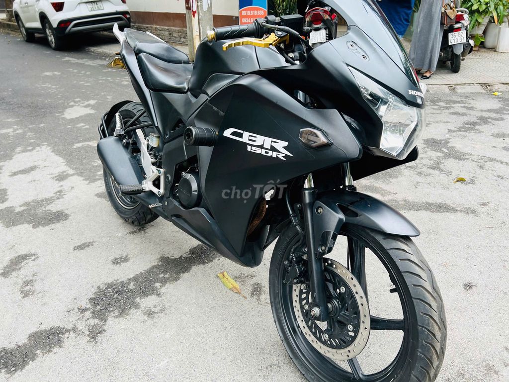 Honda CBR 150R 2018 Черный тайский автомобиль красивый и гладкий