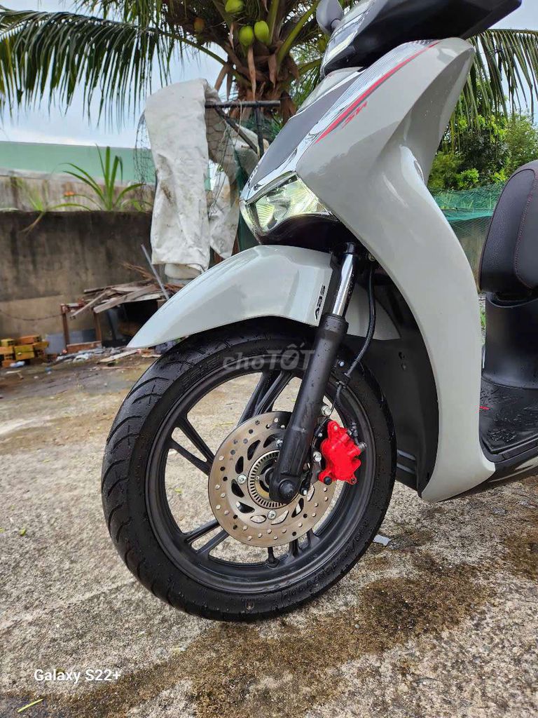 SH160i ABS 24 4k/km có PM IKY và dán keo full xe. Mua bán Xe máy tại Thành phố Thủ Đức Tp Hồ Chí Minh được đăng bởi  Nguyen Hoàng  hình 3